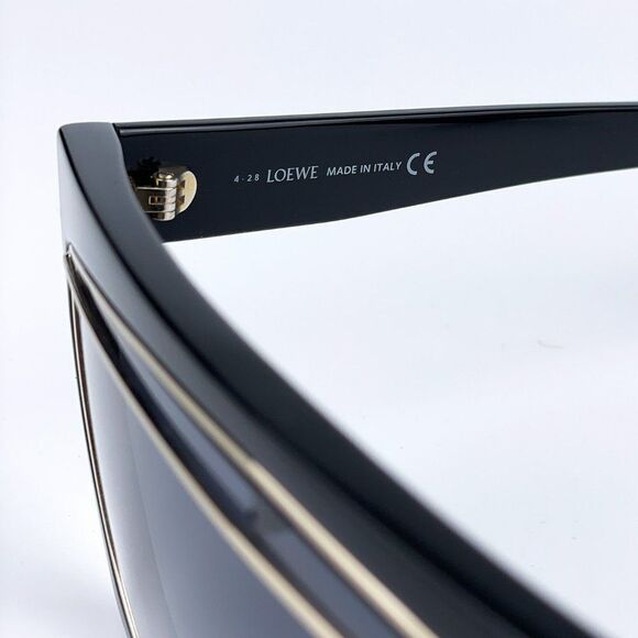 NEW Loewe LW40012F FILIPA MASK 05B Black Gradient Smoke Shield Women Sunglasses